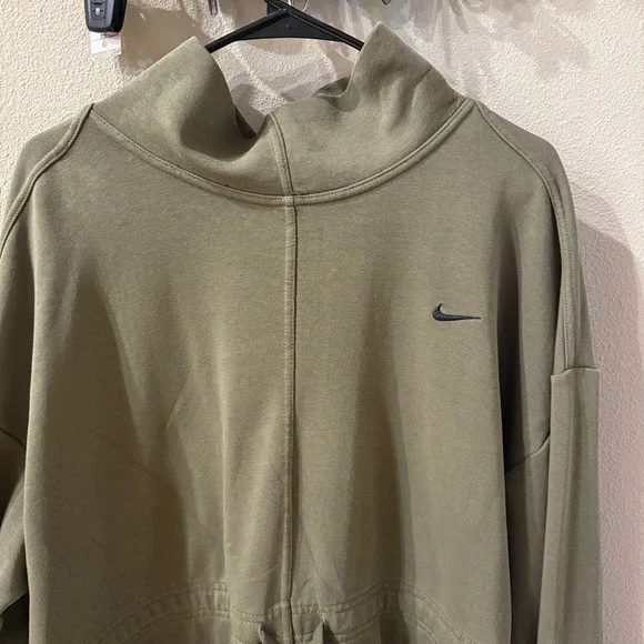 Nike Women Black Dri-FIT Get Fit Pullover Training Top - Picture 4 of 6